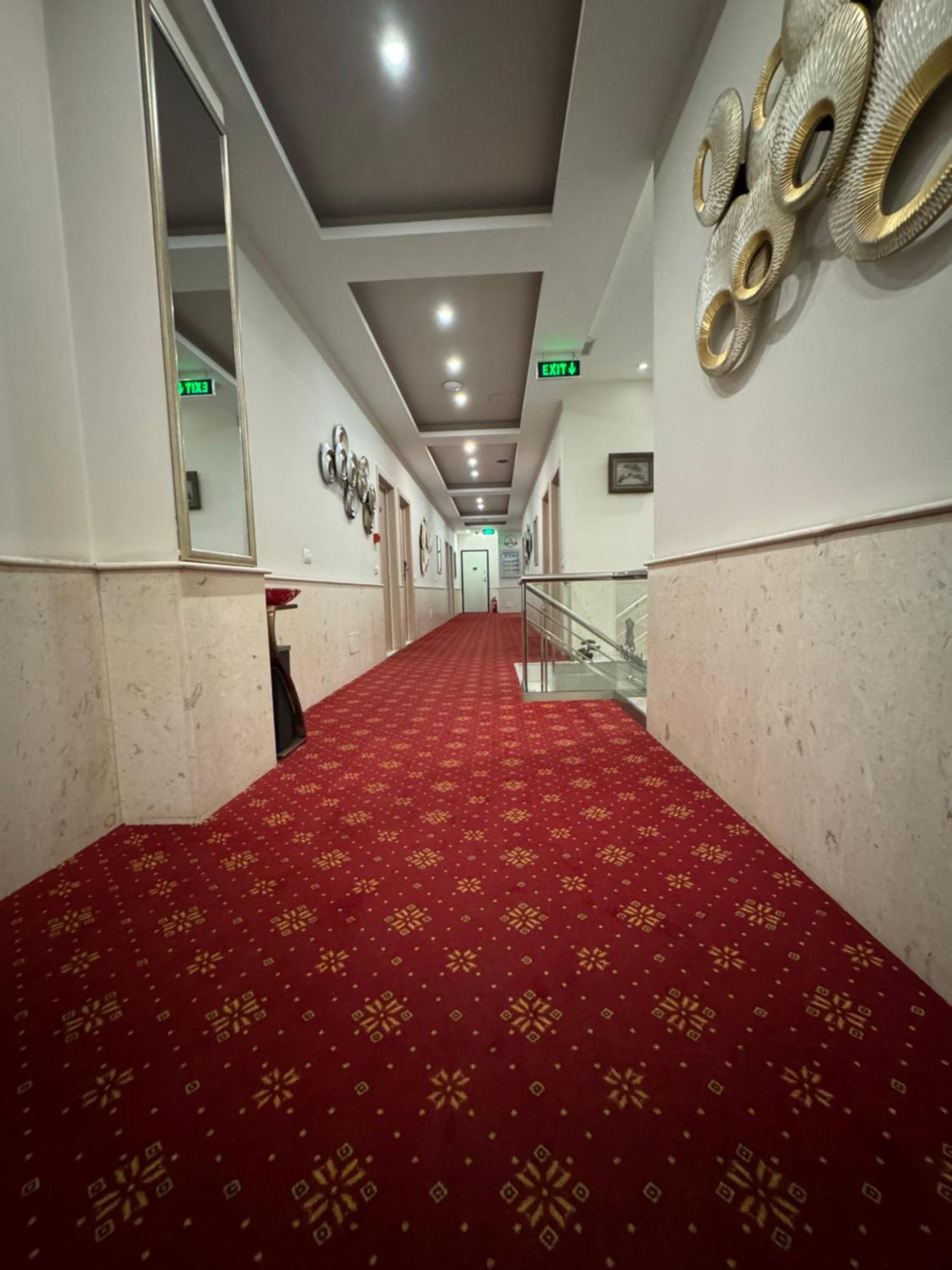 Park Hotel Tirana Yzberish Exterior photo